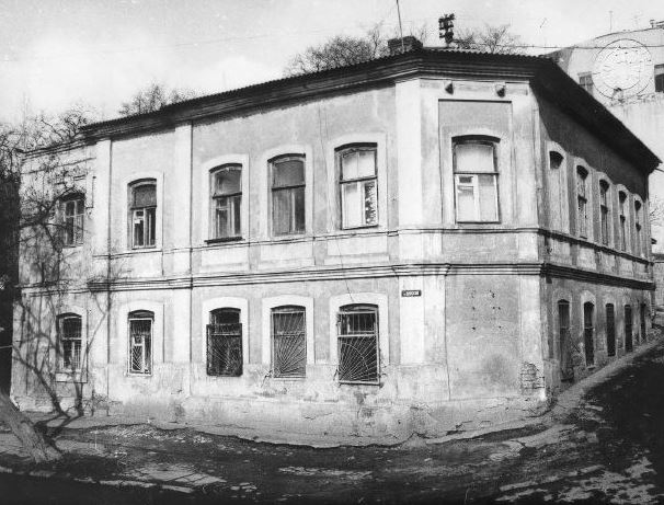 Жилой дом М. Кобелова и Т. Тугунчиан Жилой дом М. Кобелова и Т. Тугунчиан